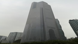 小米 SU7 交付再传捷报，全年目标大幅上调