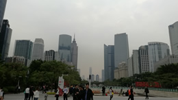 4月12日，三亚机场完成运输航班起降398架次