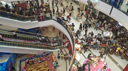 三亚机场单日客流超4.4万人次